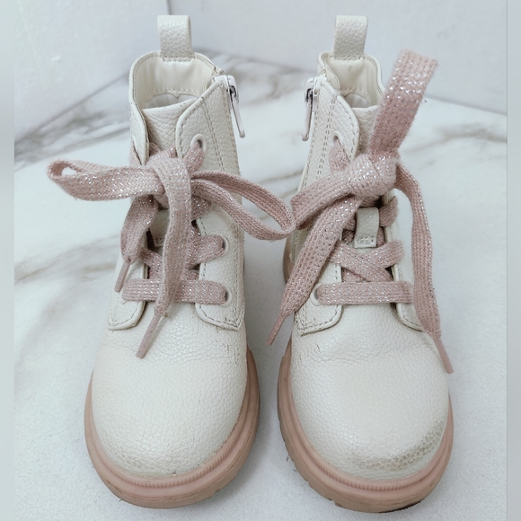 Cat & Jack Toddler Girls' Amaya Lace Up Side Zip Boots, Sz 9 - Picture 3 of 11